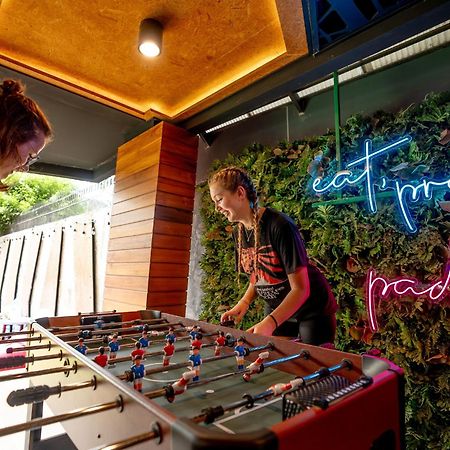 Mad Monkey Phuket Hostel Patong Ngoại thất bức ảnh