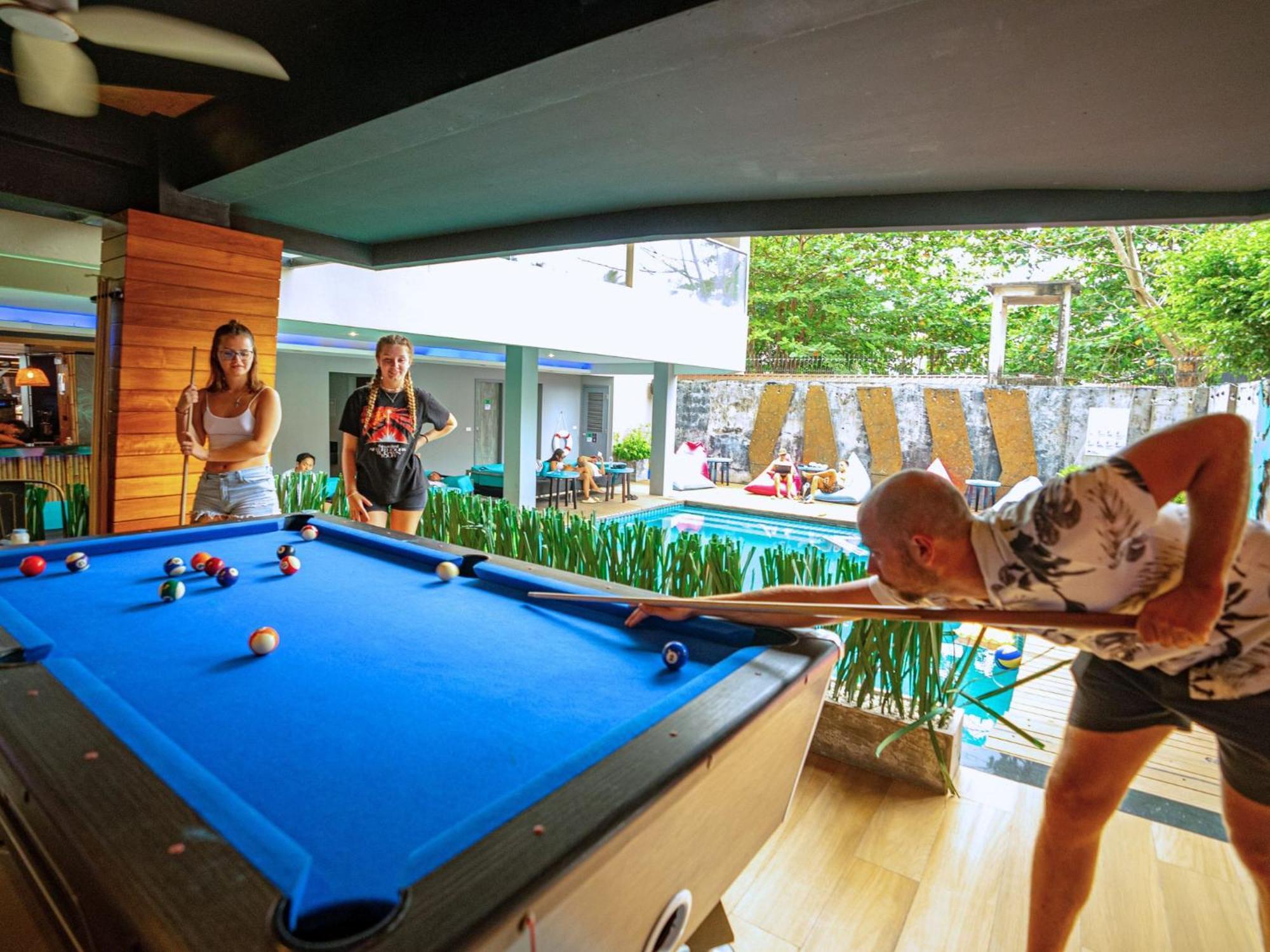 Mad Monkey Phuket Hostel Patong Ngoại thất bức ảnh