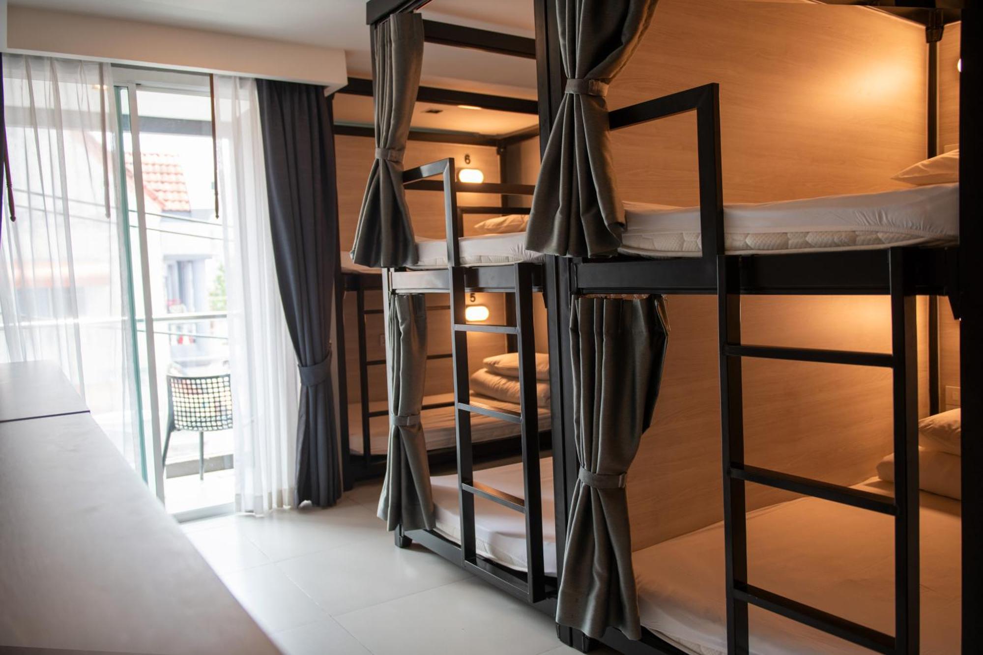 Mad Monkey Phuket Hostel Patong Ngoại thất bức ảnh