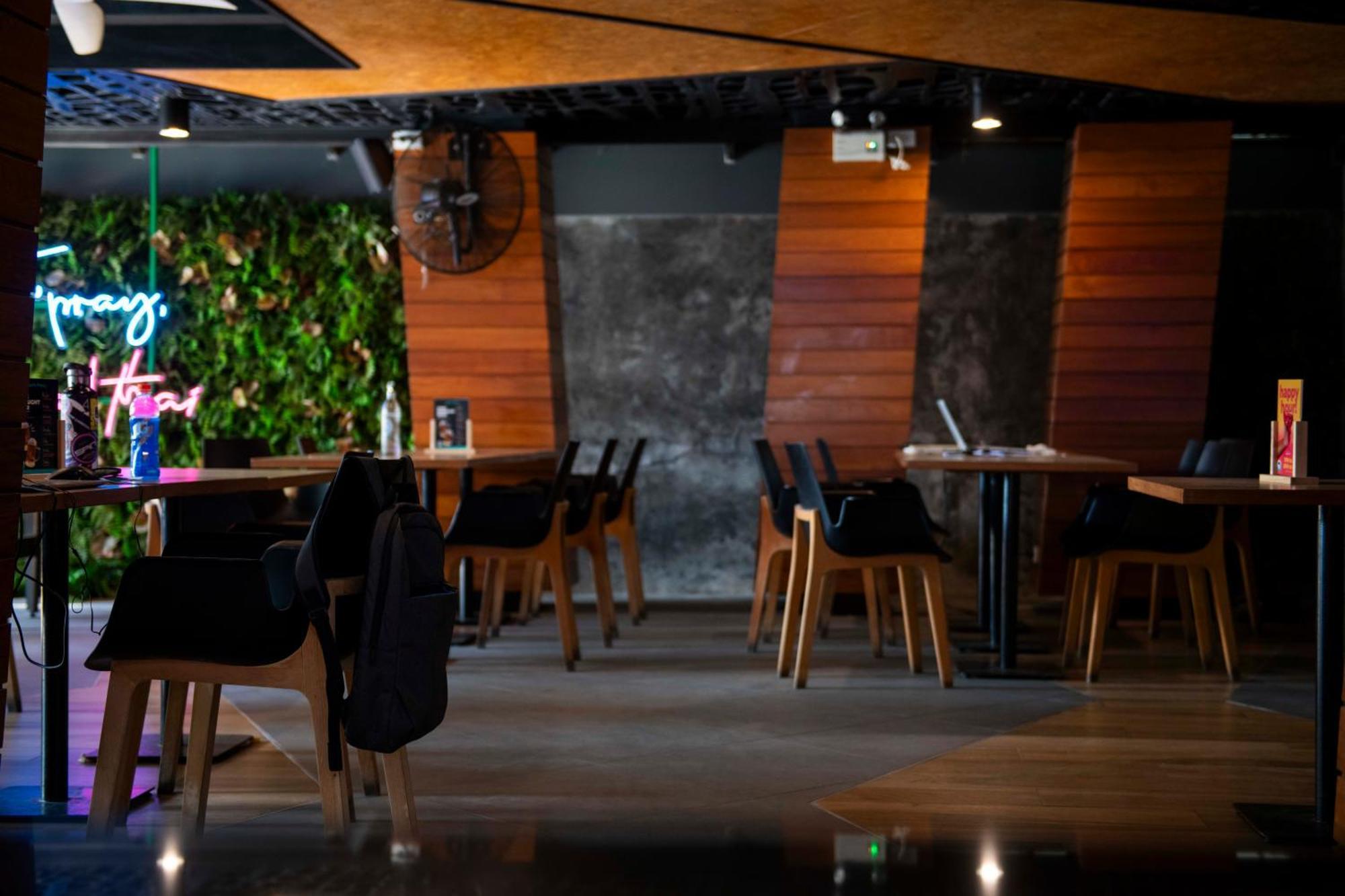 Mad Monkey Phuket Hostel Patong Ngoại thất bức ảnh