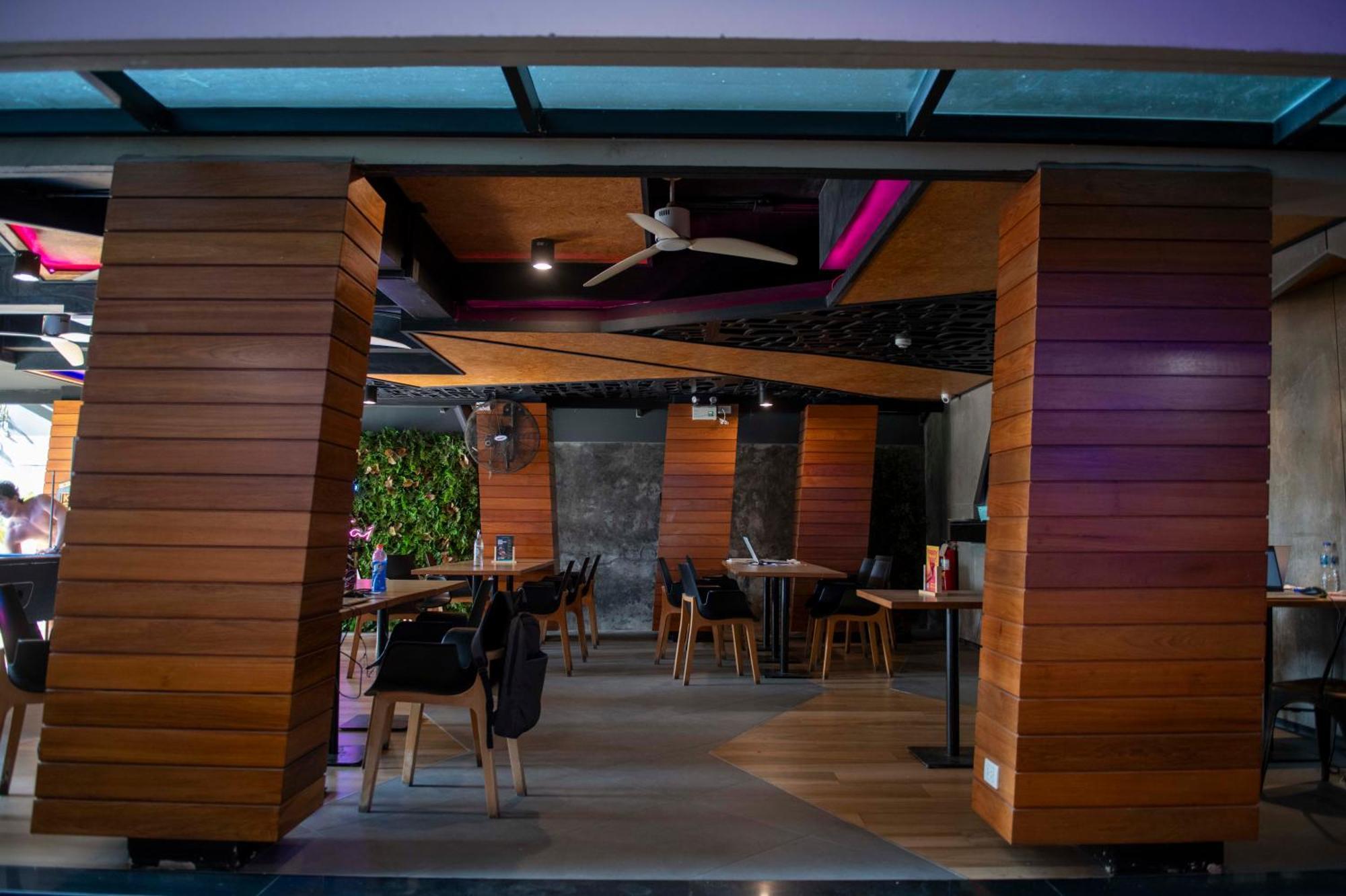 Mad Monkey Phuket Hostel Patong Ngoại thất bức ảnh