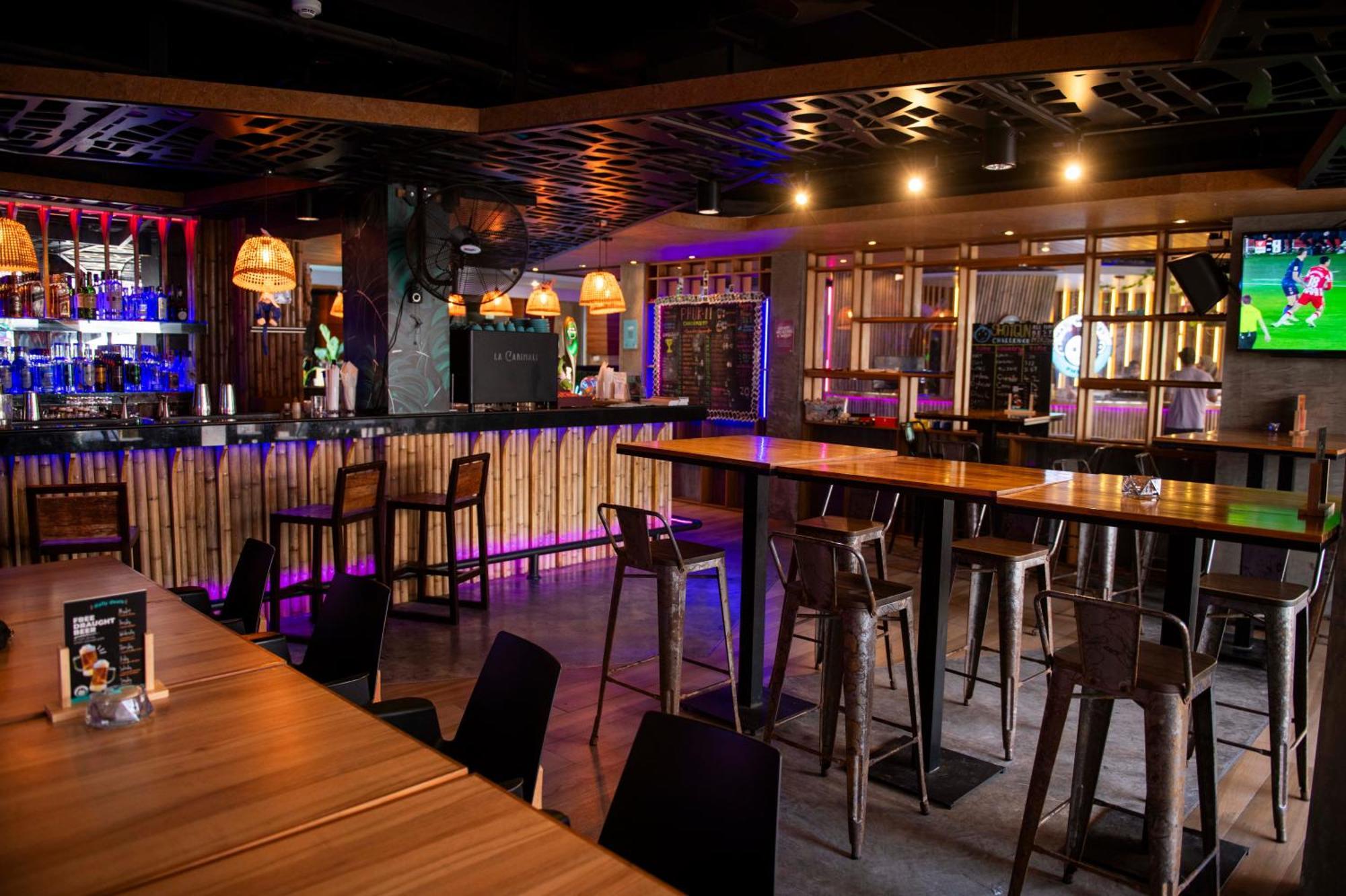 Mad Monkey Phuket Hostel Patong Ngoại thất bức ảnh